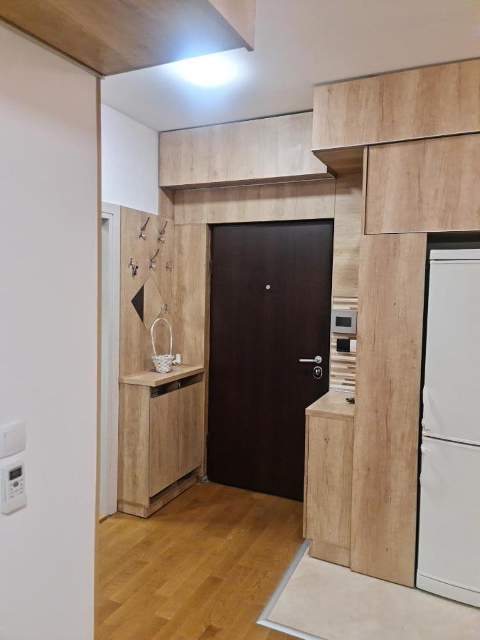Appartement Porodicno-Poslovni Udoban Stan à Belgrade Extérieur photo