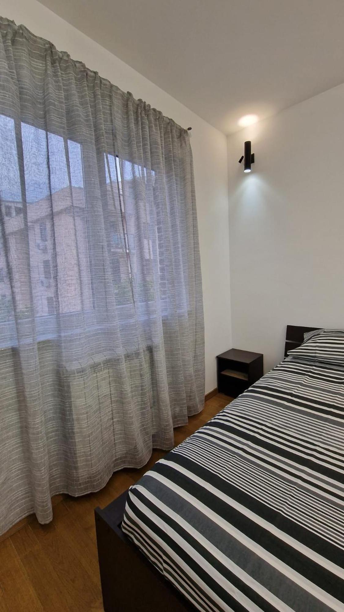 Appartement Porodicno-Poslovni Udoban Stan à Belgrade Extérieur photo